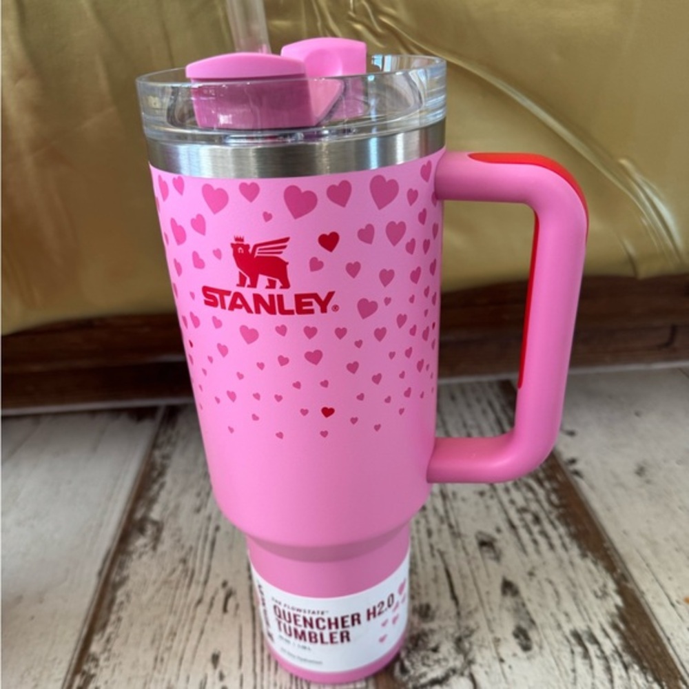 STANLEY 40 oz quench tumbler-zoom in for all the design details and angles❤️💕❤️
